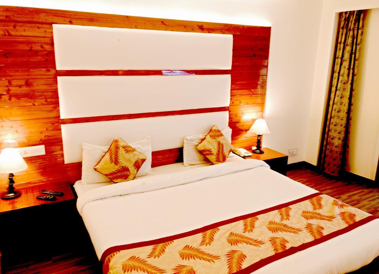 รอยัล จาร์ดีน วิสทลิง ไพน์ รีสอร์ต Hotel ชิมลา ภายนอก รูปภาพ