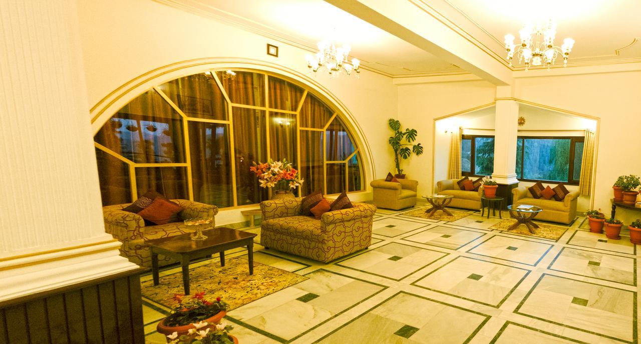 รอยัล จาร์ดีน วิสทลิง ไพน์ รีสอร์ต Hotel ชิมลา ภายนอก รูปภาพ