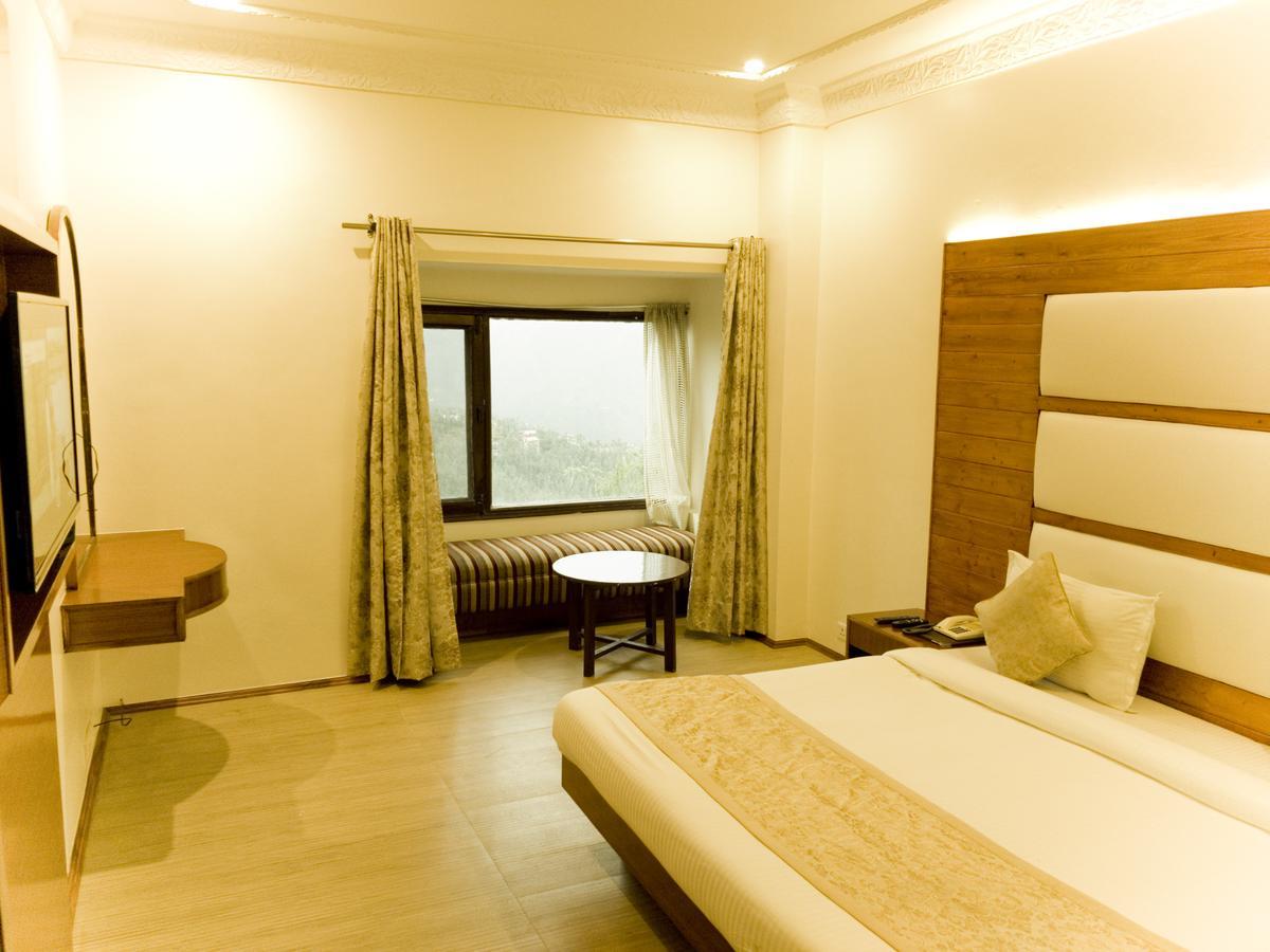รอยัล จาร์ดีน วิสทลิง ไพน์ รีสอร์ต Hotel ชิมลา ภายนอก รูปภาพ