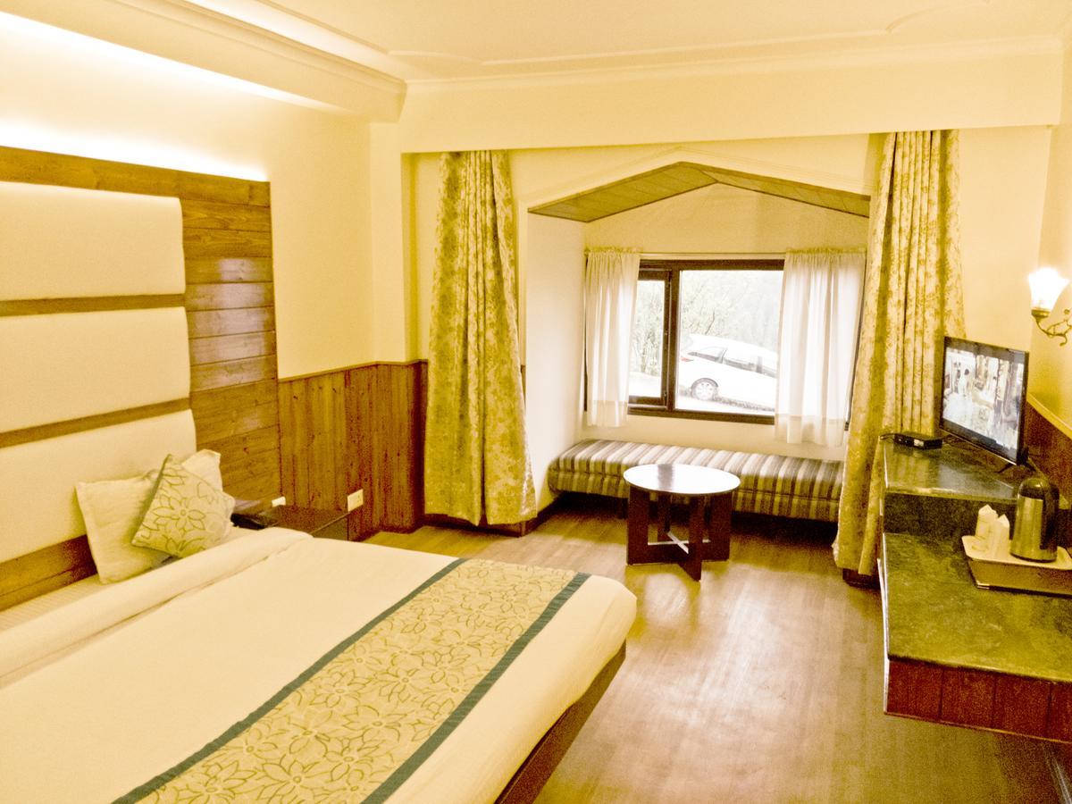 รอยัล จาร์ดีน วิสทลิง ไพน์ รีสอร์ต Hotel ชิมลา ภายนอก รูปภาพ